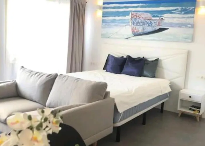 Modern Beachside Apartment